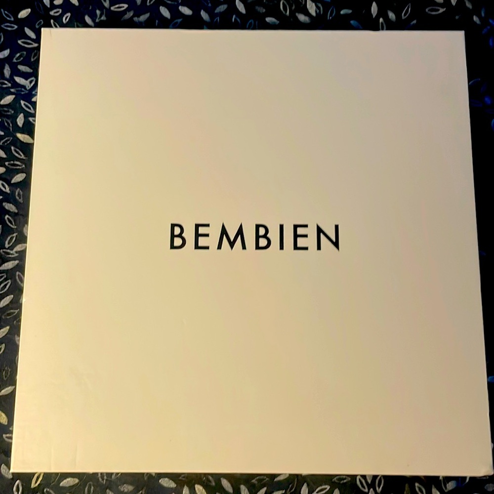 Brand new, still with tags, beautiful 100% silk Bembien scarf. Handmade in Italy